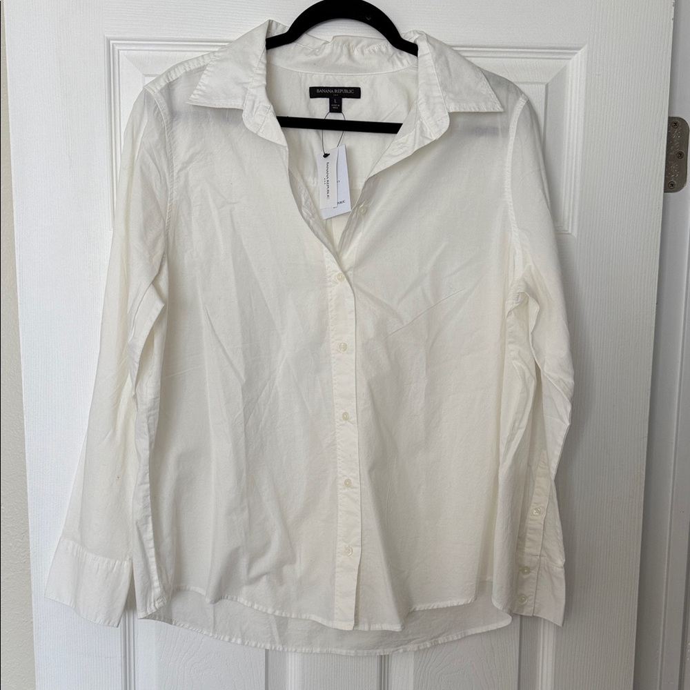 Banana Republic White Button-Up Blouse